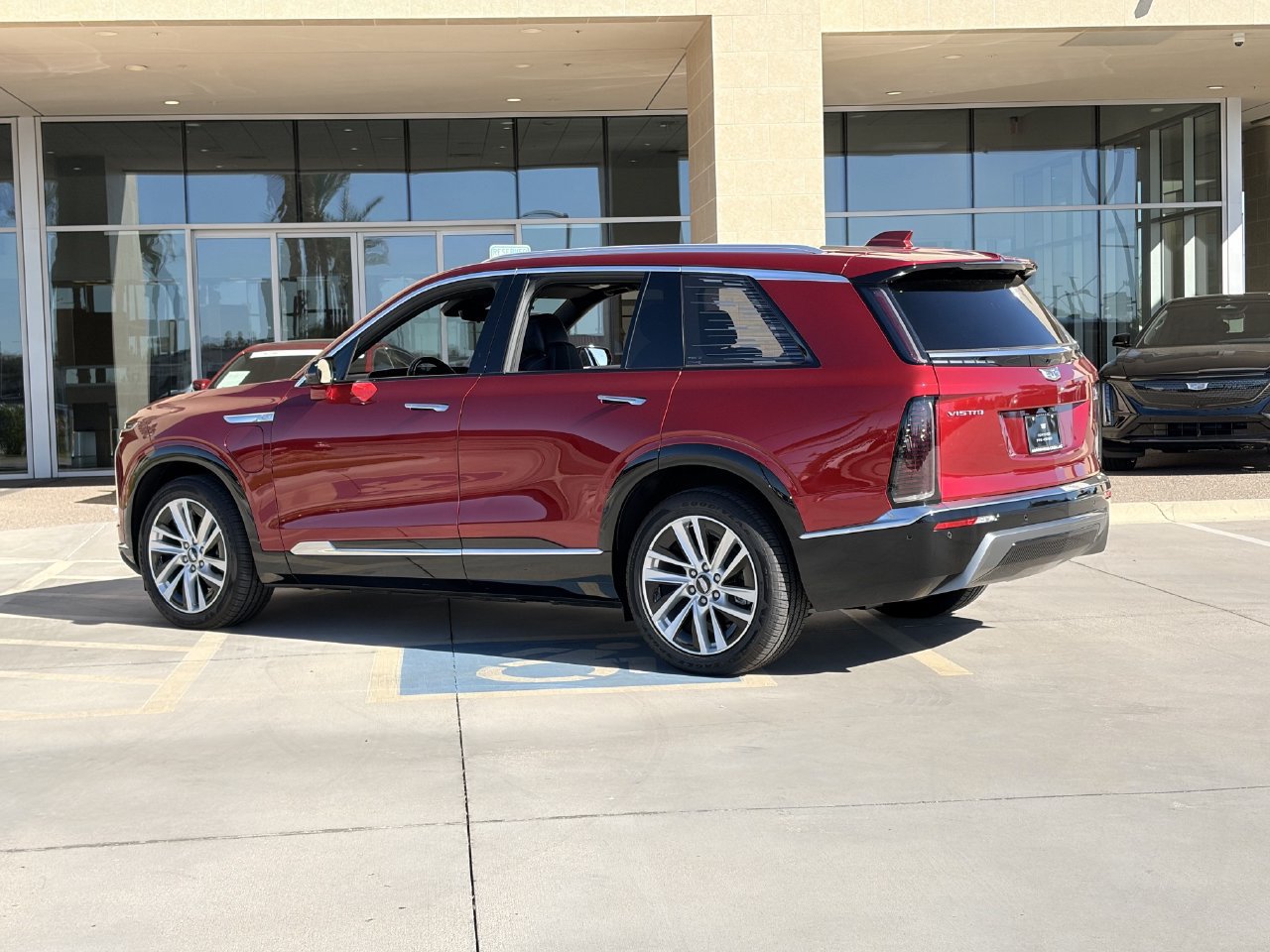 Certified 2026 Cadillac Vistiq Luxury AWD/4WD image 7