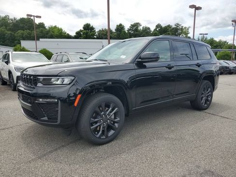New 2026 Jeep Grand Cherokee L Limited AWD/4WD image 3