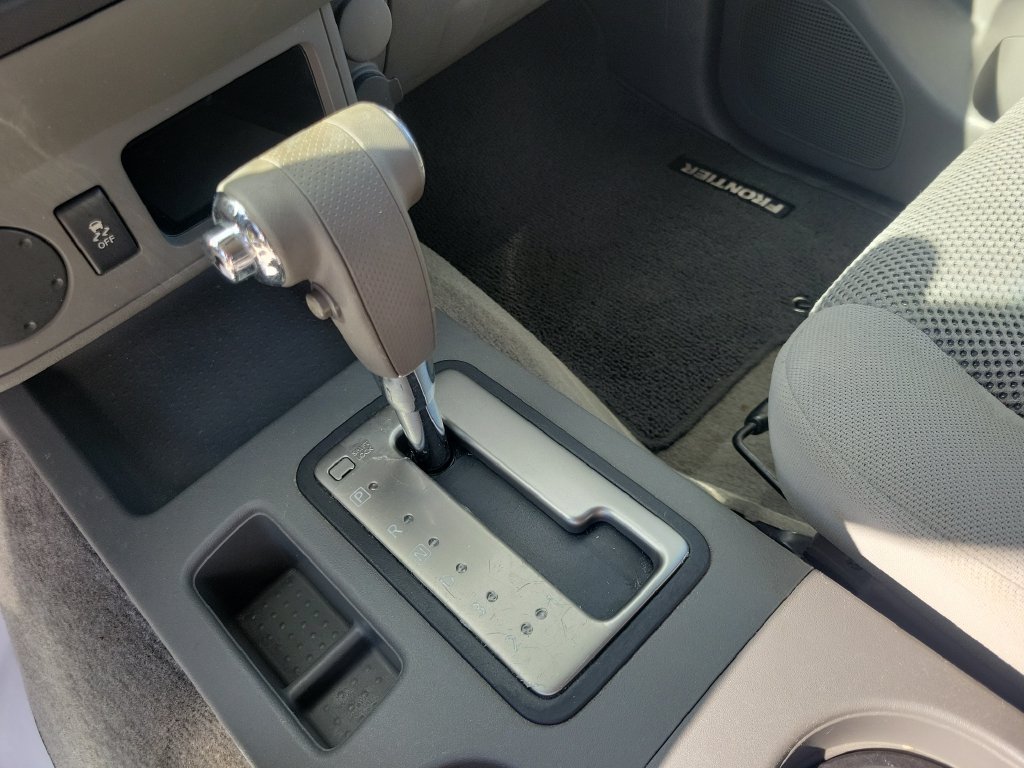Used 2012 Nissan Frontier SV RWD image 27