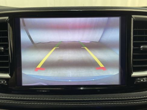 Used 2024 Chrysler Pacifica Select image 26