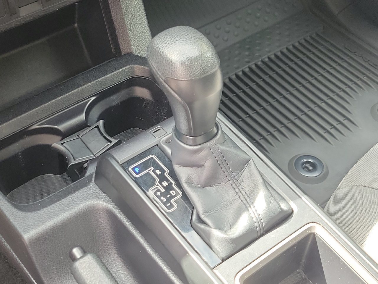 Used 2022 Toyota Tacoma SR AWD/4WD image 28