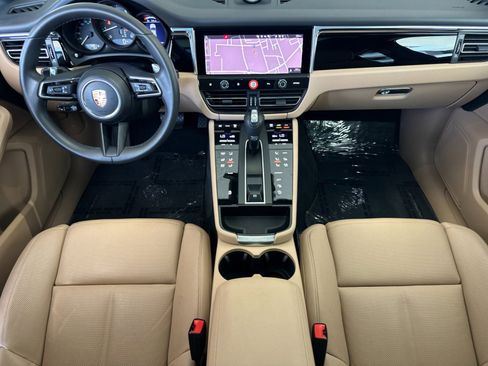 Used 2026 Porsche Macan AWD/4WD image 6