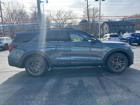 New 2026 Ford Explorer ST-Line w/ ST-Line Street Pack image 5