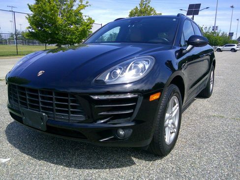 Used 2017 Porsche Macan AWD/4WD image 27
