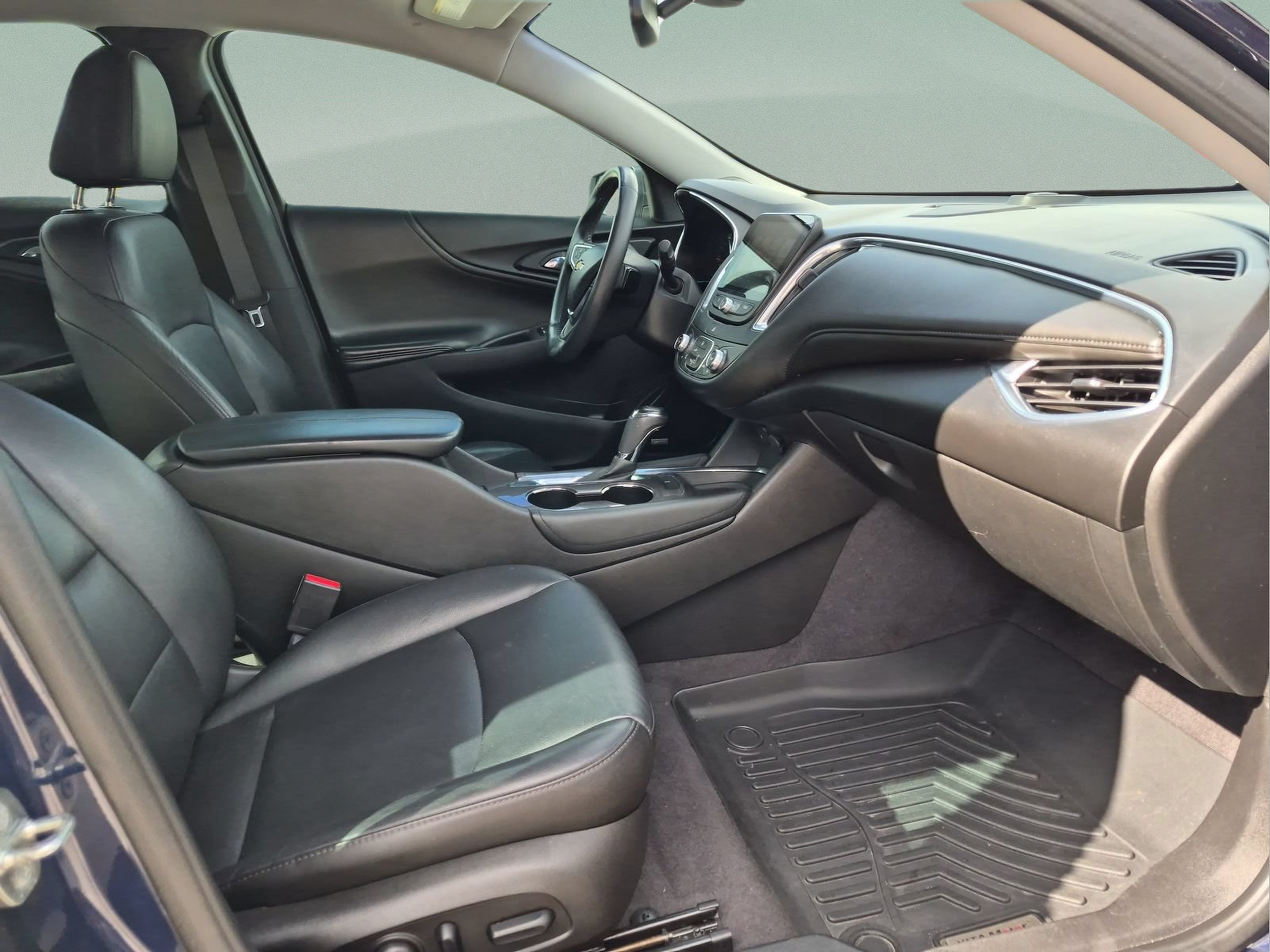 Used 2018 Chevrolet Malibu LT w/ Leather Package FWD image 20