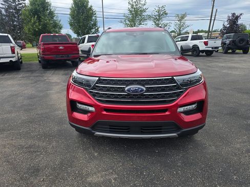 Certified 2023 Ford Explorer XLT w/ Equipment Group 202A AWD/4WD image 8
