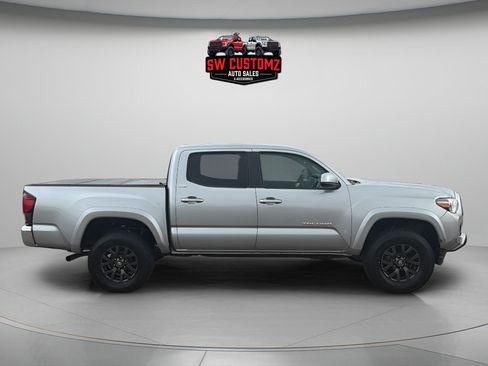 Used 2022 Toyota Tacoma SR5 RWD image 8