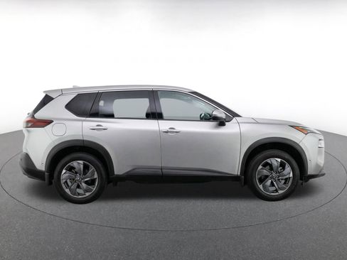 Used 2025 Nissan Rogue SV FWD image 10