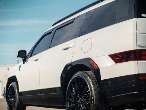 Used 2025 Hyundai Santa Fe Calligraphy w/ Tow & Go Package image 16