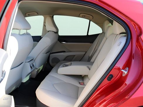 Used 2024 Toyota Camry XLE image 12