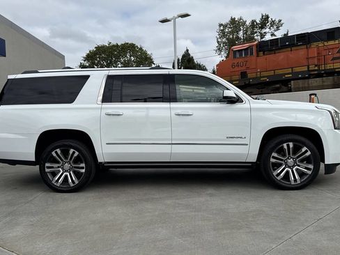 Used 2019 GMC Yukon XL Denali w/ Denali Ultimate Package AWD/4WD image 37