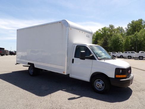 Used 2016 GMC Savana 3500 Extended image 10