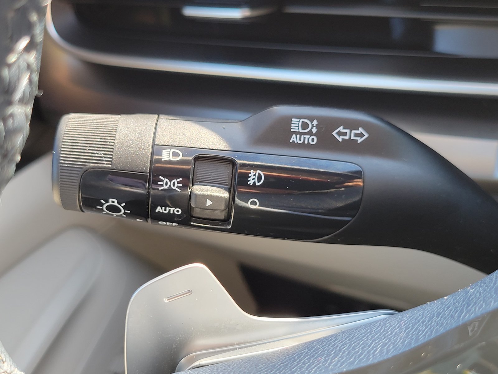 Certified 2025 Kia Carnival SX Prestige FWD image 18
