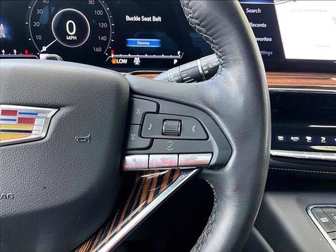 Used 2024 Cadillac Escalade Premium Luxury AWD/4WD image 21