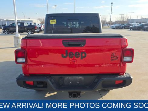 Used 2021 Jeep Gladiator Willys image 4