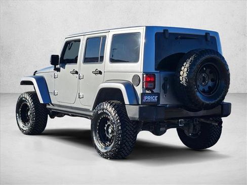 Used 2015 Jeep Wrangler Unlimited Sahara image 7