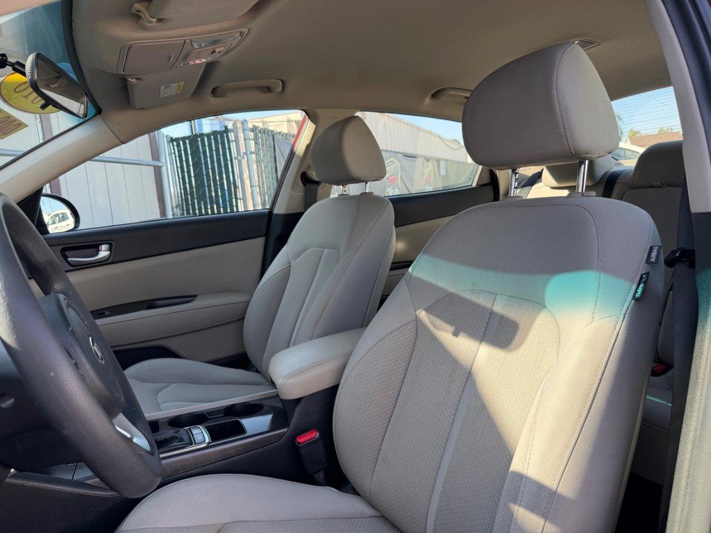 Used 2018 Kia Optima LX FWD image 19
