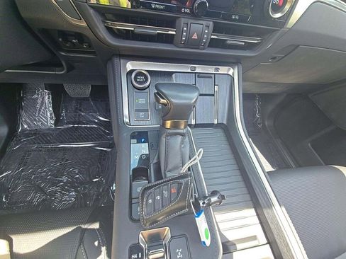 Used 2024 Lexus GX 550 w/ Cold Area Package AWD/4WD image 9