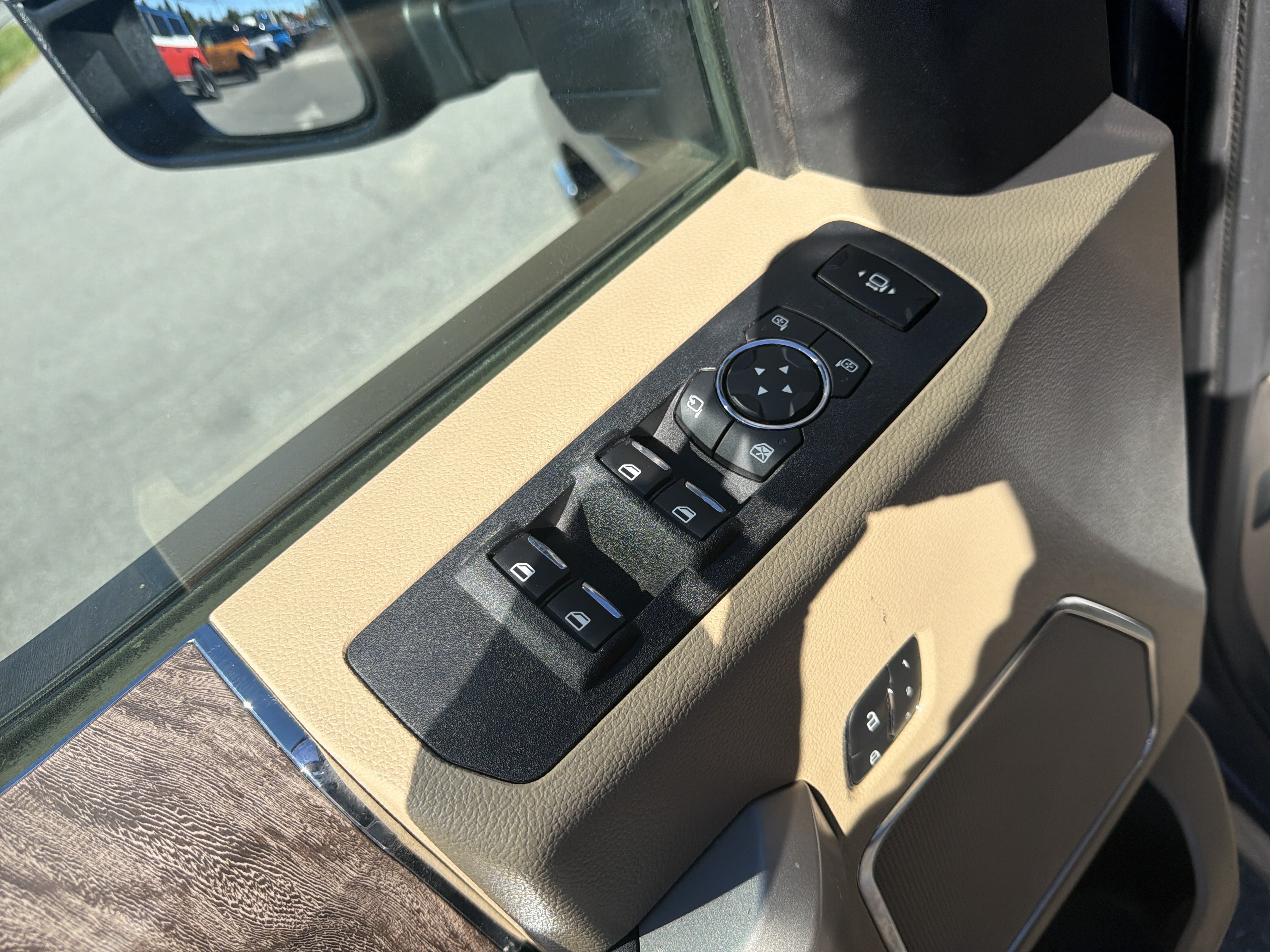 Used 2019 Ford F350 Lariat w/ Lariat Ultimate Package AWD/4WD image 16