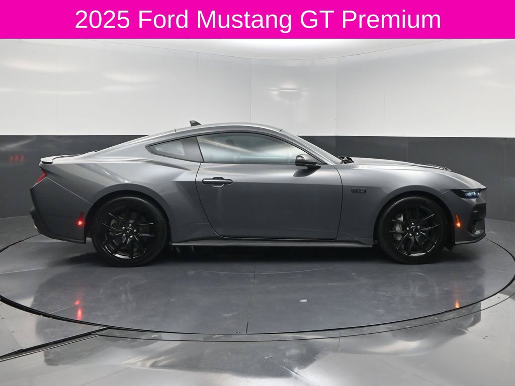 Used 2025 Ford Mustang GT Premium RWD image 4