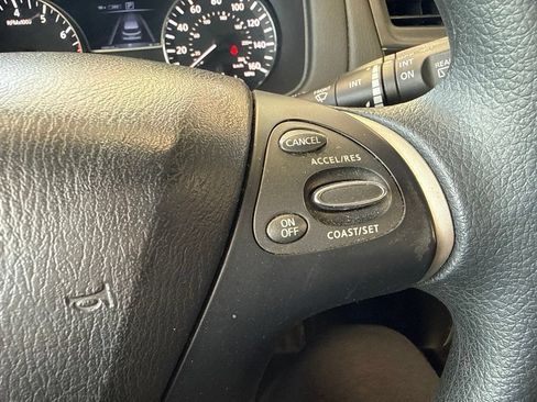 Used 2019 Nissan Pathfinder S AWD/4WD image 18