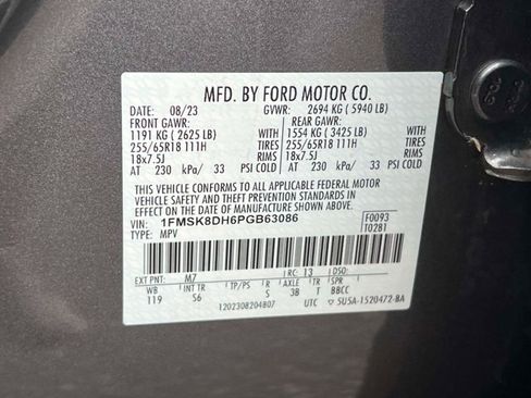 Used 2023 Ford Explorer XLT w/ Equipment Group 202A AWD/4WD image 24