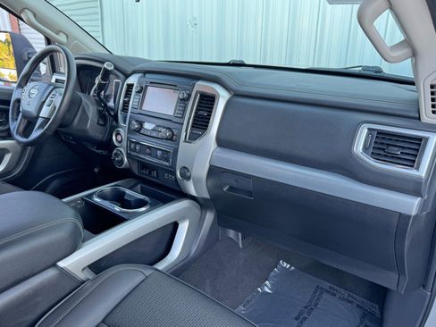 Used 2019 Nissan Titan PRO-4X w/ Pro-4x Utility Package image 12