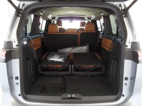 New 2025 Volkswagen ID. Buzz Pro S RWD image 24