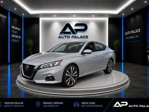 Used 2020 Nissan Altima 2.5 Platinum FWD image 1