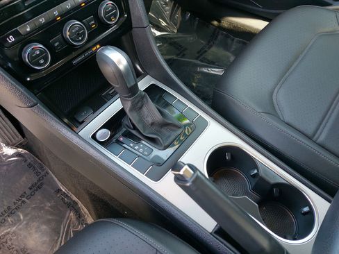 Used 2022 Volkswagen Passat 2.0T SE image 24