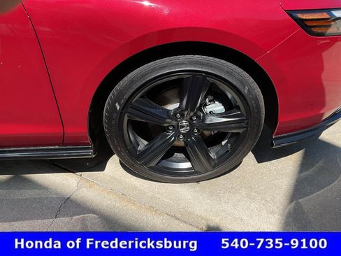 Used 2025 Honda Accord Sport image 13