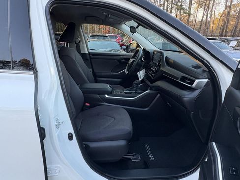 Used 2020 Toyota Highlander L image 20