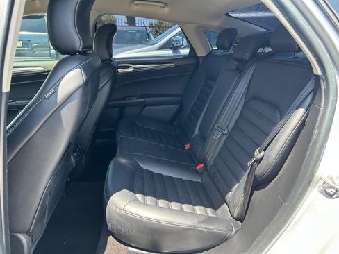 Used 2019 Ford Fusion SEL FWD image 19