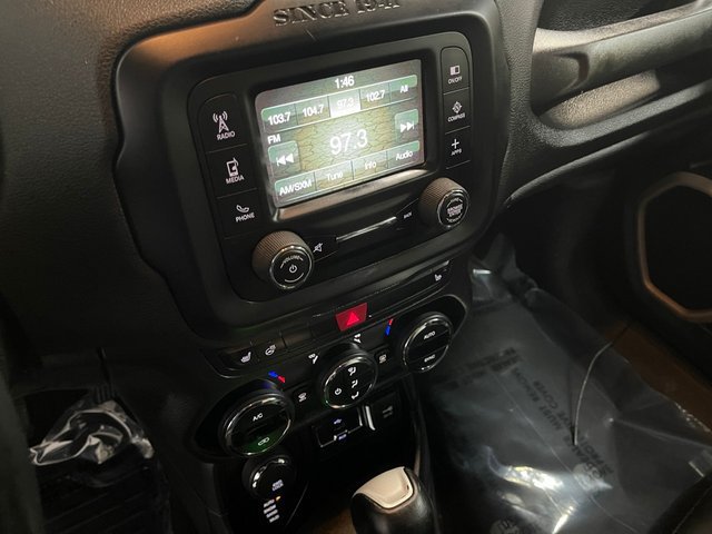 Used 2016 Jeep Renegade Limited AWD/4WD image 28