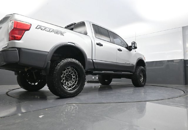Used 2018 Nissan Titan PRO-4X w/ Pro-4x Convenience Package AWD/4WD image 37