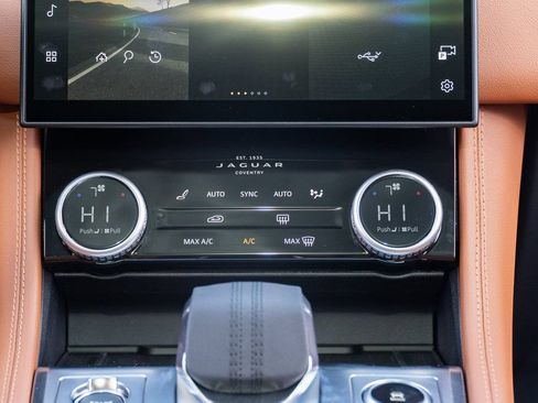 Used 2025 Jaguar F-PACE R-Dynamic S AWD/4WD image 16