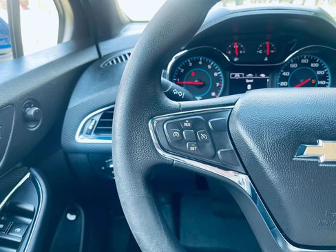 Used 2017 Chevrolet Cruze LT w/ Convenience Package image 15