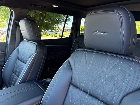 New 2026 Buick Enclave Avenir w/ Super Cruise Package FWD image 15