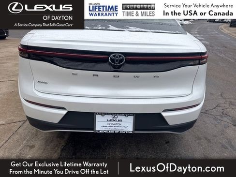 Used 2023 Toyota Crown Limited image 4