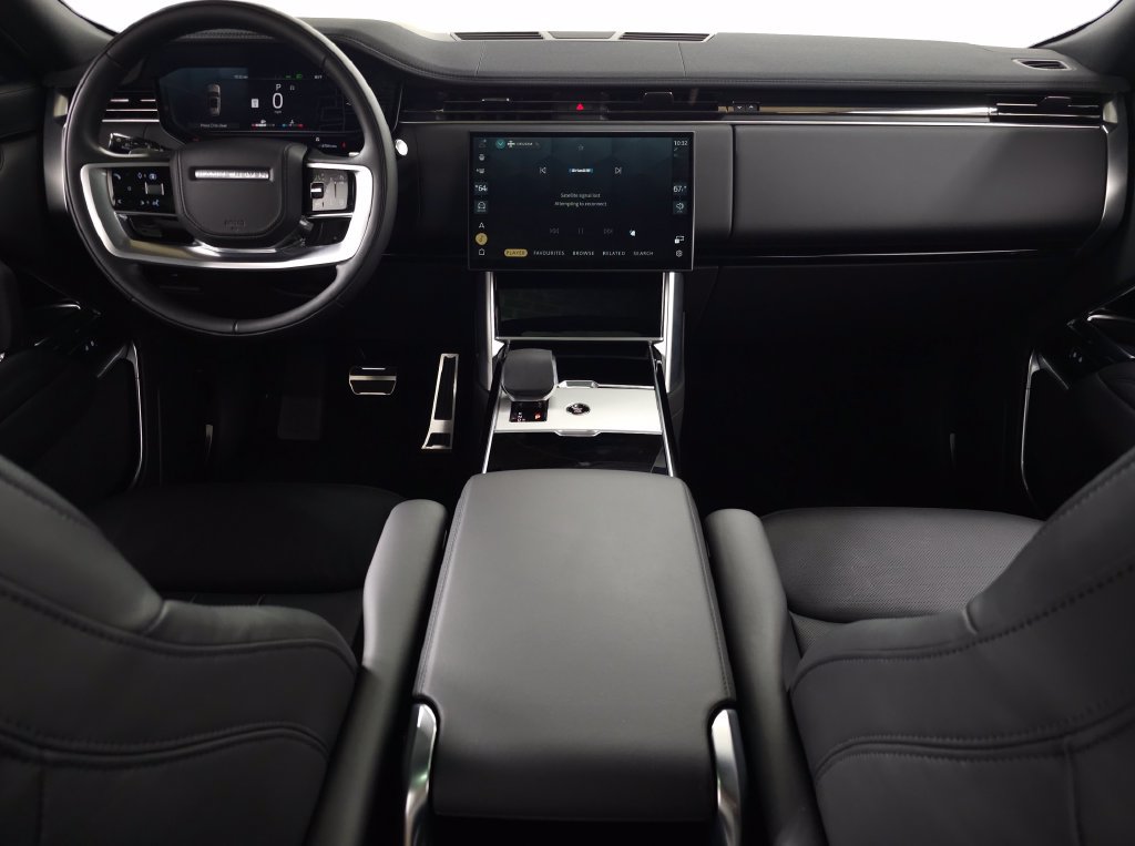Used 2026 Land Rover Range Rover SE AWD/4WD image 14
