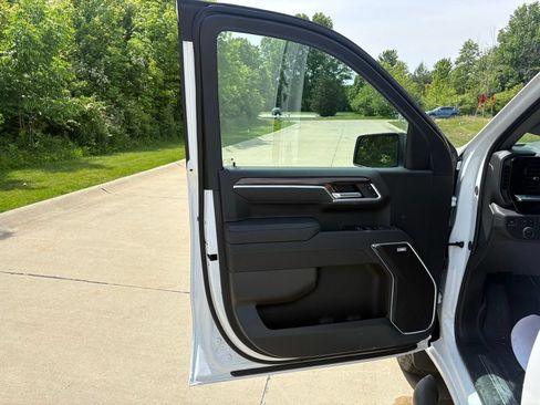 New 2026 Chevrolet Silverado 1500 RST w/ Redline Edition AWD/4WD image 13