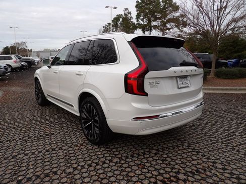 Certified 2025 Volvo XC90 B5 Plus image 9