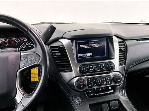 Used 2020 Chevrolet Suburban LT image 9