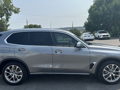 Used 2025 BMW X5 xDrive50e w/ Climate Comfort Package AWD/4WD image 11