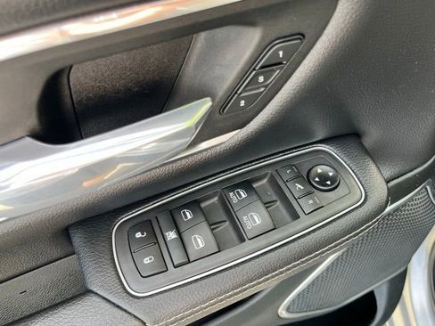 Used 2021 RAM 1500 Laramie AWD/4WD image 18
