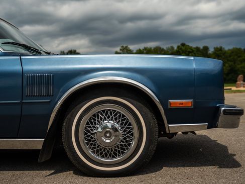 Used 1988 Chrysler Fifth Avenue RWD image 35