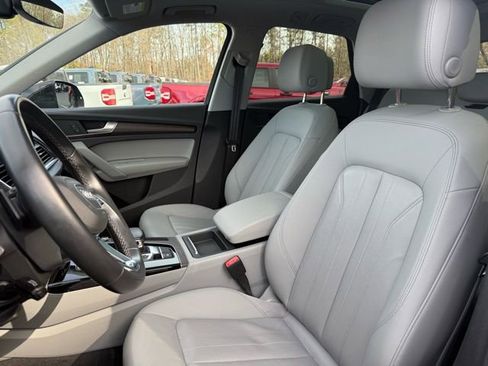 Used 2022 Audi Q5 2.0T Premium w/ Convenience Package image 8