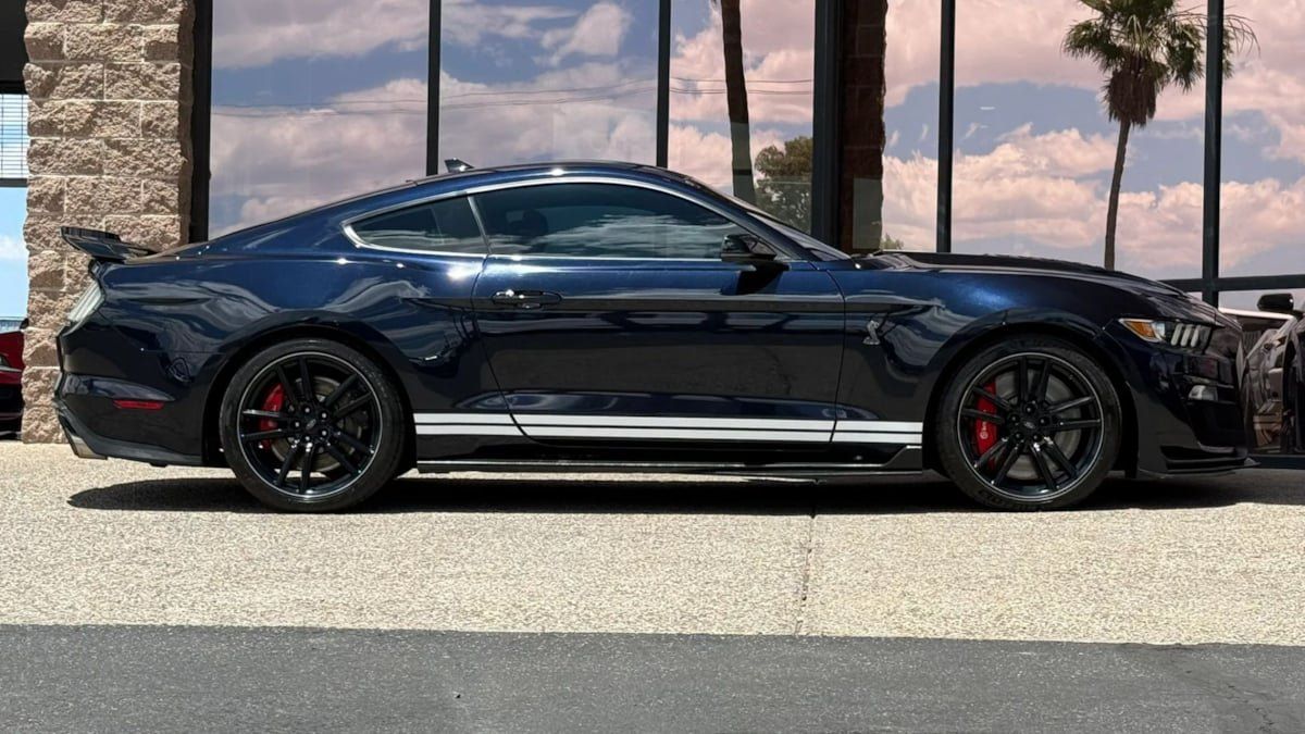 Used 2021 Ford Mustang Shelby GT500 w/ Technology Package RWD image 15