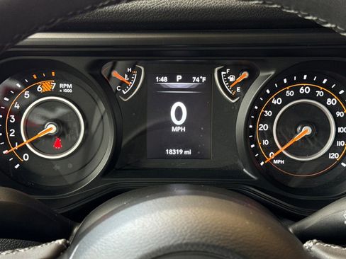 Used 2025 Jeep Wrangler Unlimited Sport AWD/4WD image 24