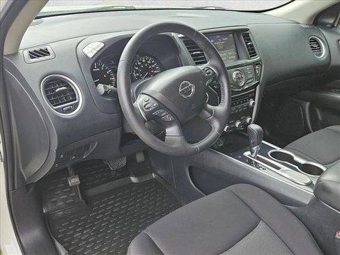 Used 2020 Nissan Pathfinder SV FWD image 10